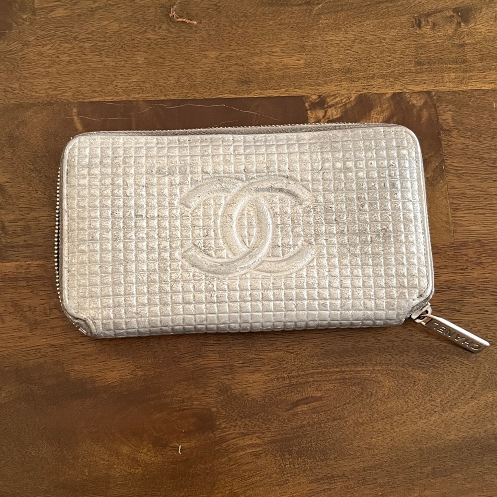CHANEL Silver Quilted Zip Wallet